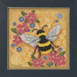 Honey Bee Cross Stitch Kit Mill Hill 2022 Buttons & Beads Spring MH142211 -Mew Holidays Shop 2022 honey bee004 46537.1641316792
